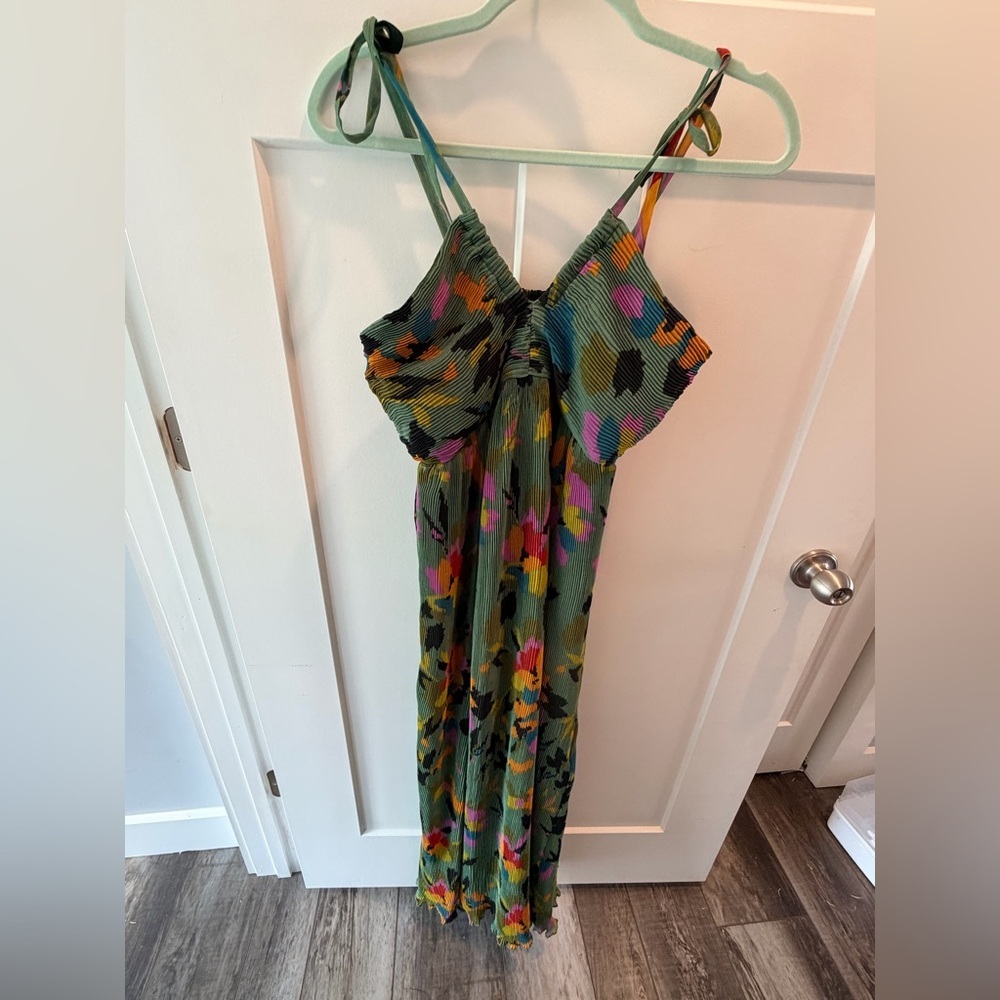 Sincerely Jules Floral Pleated Midi Dress Medium Tie Strap Ruched Bust